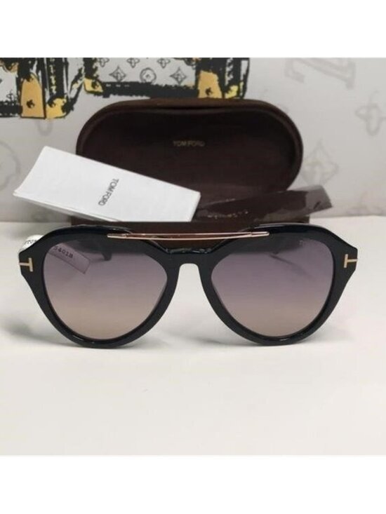 Tom Ford TF576 01B Lisa-02 Sunglasses – Black/Gold – 54mm